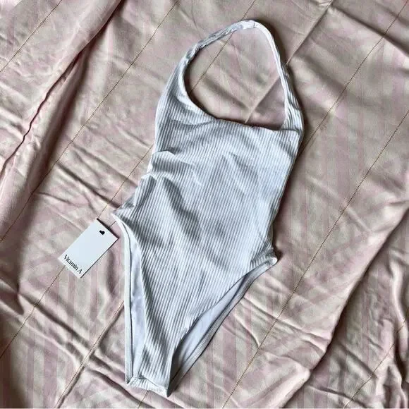 NWT vitamin A Alia One Piece Swimsuit in White - Picture 3 of 9